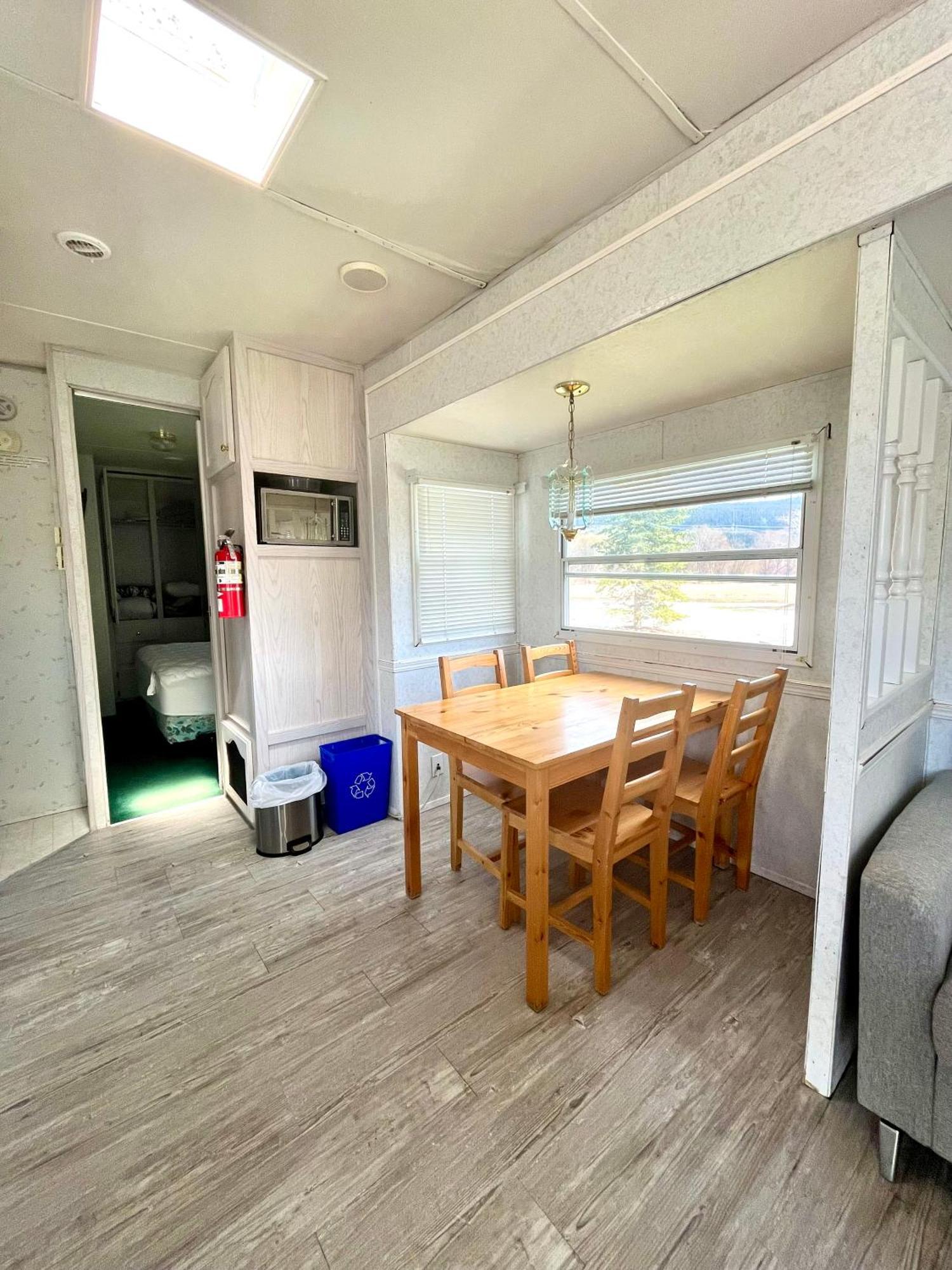 Roberts Roost Resort Quesnel Eksteriør billede